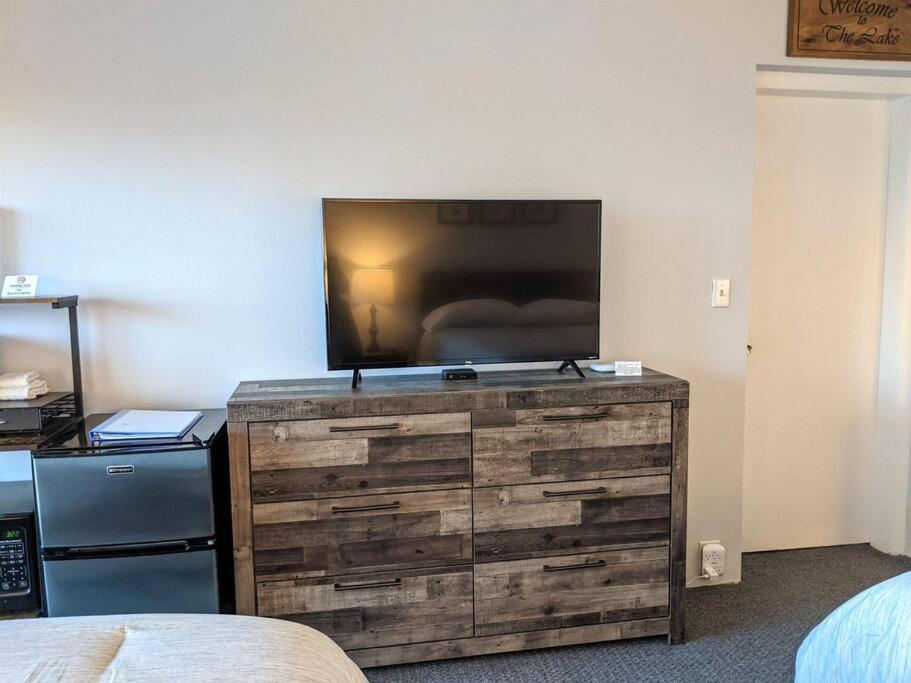 Cute Lower Level Cedar Lodge Room With Balcony & Lake Views! ラコニア エクステリア 写真