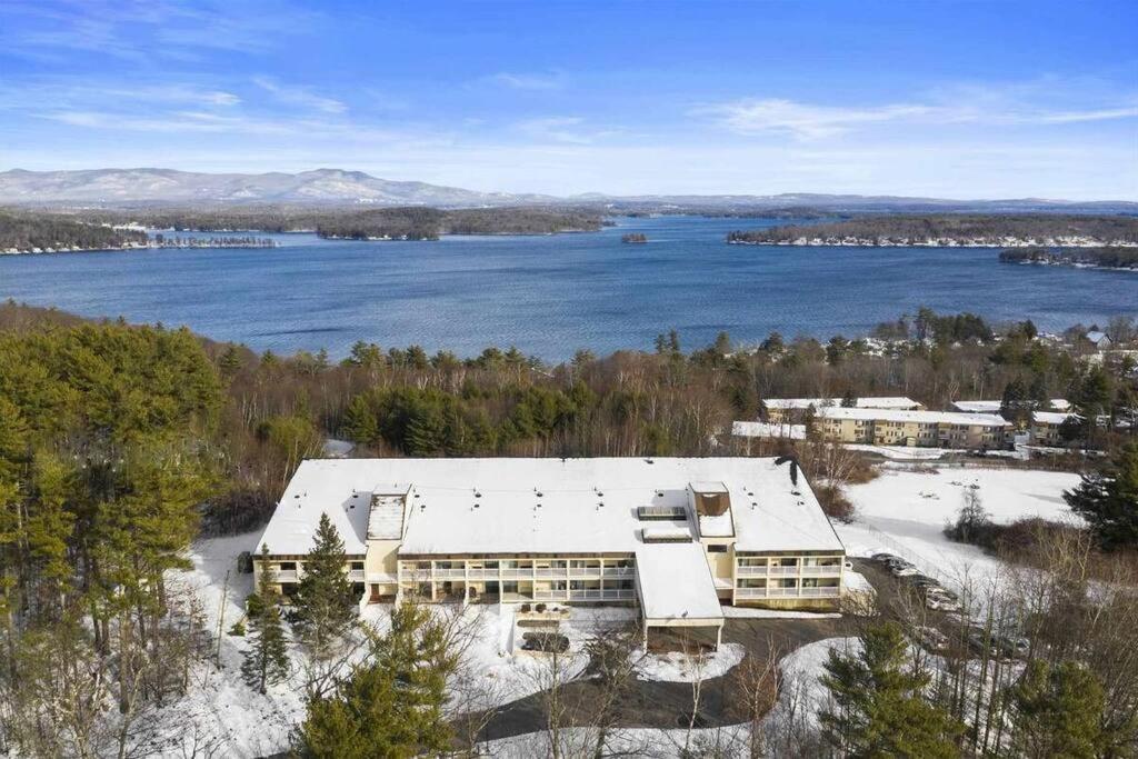 Cute Lower Level Cedar Lodge Room With Balcony & Lake Views! ラコニア エクステリア 写真