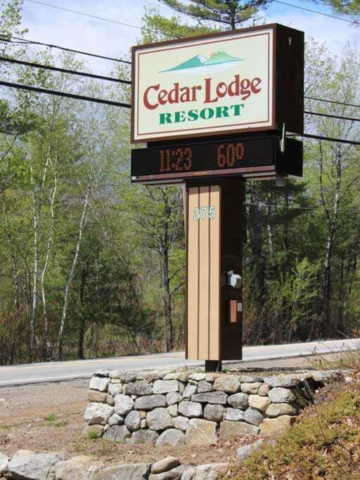 Cute Lower Level Cedar Lodge Room With Balcony & Lake Views! ラコニア エクステリア 写真