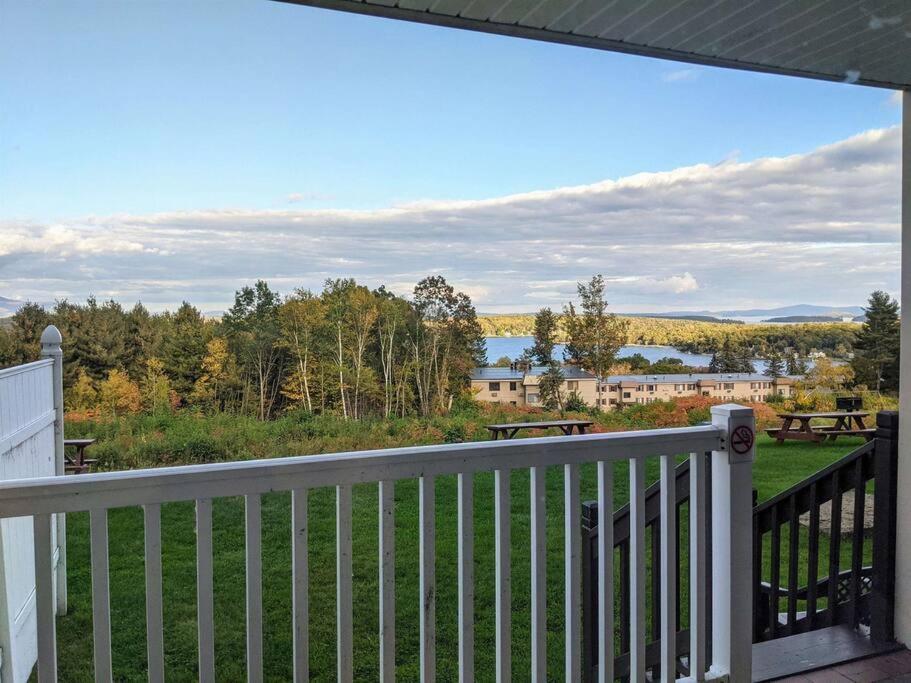 Cute Lower Level Cedar Lodge Room With Balcony & Lake Views! ラコニア エクステリア 写真